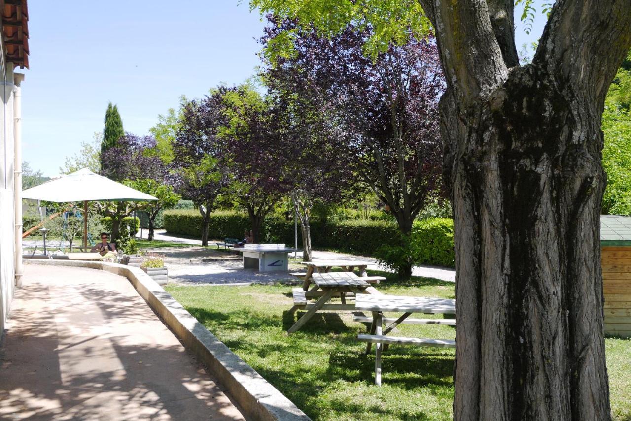 Camping Forcalquier Les Routes De Provence Hotel Eksteriør billede